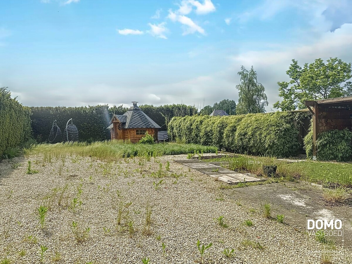 Zeer ruime half open bebouwing gelegen te Hasselt 