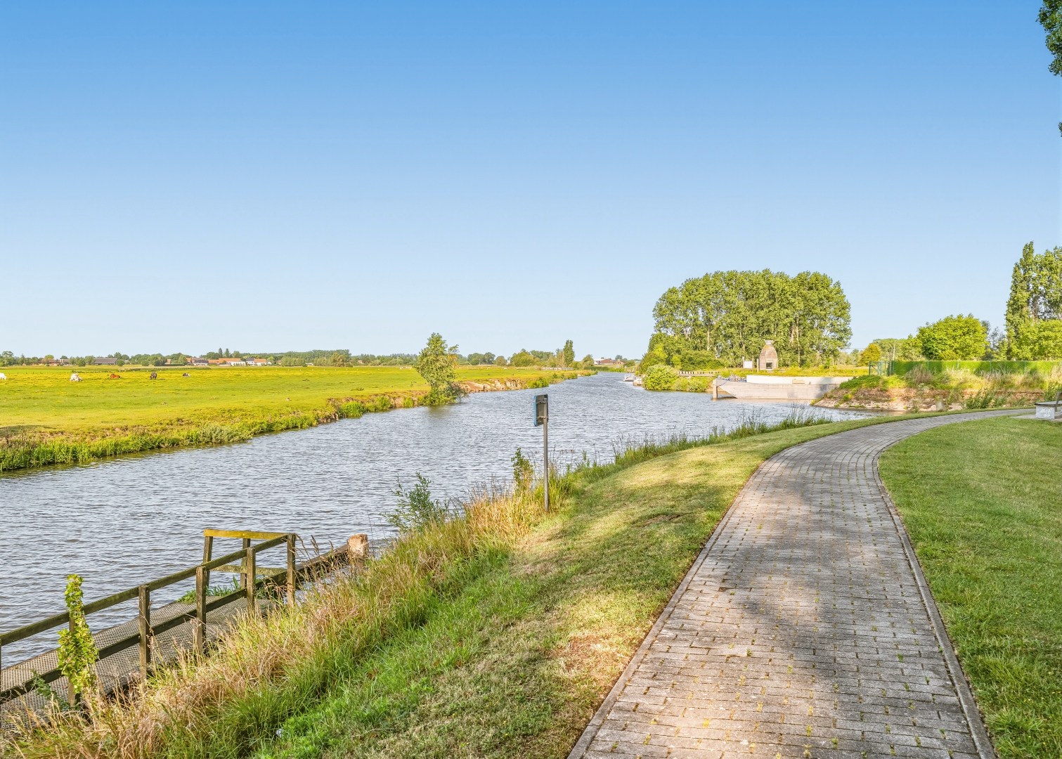 Restaurant met privéwoning en 2 B&amp;B-kamers op 4.370 m² 