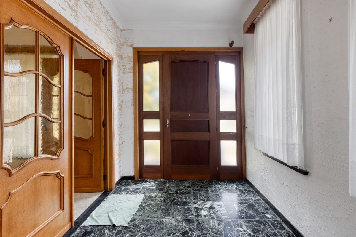 VILLA  met tuin, terras en garage in Zoutleeuw 