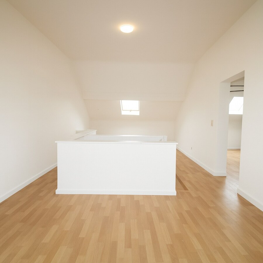 Te koop: Uitzonderlijk ruime stadswoning met 6 slaapkamers, garage en tuin in het hart van Sint-Niklaas! 