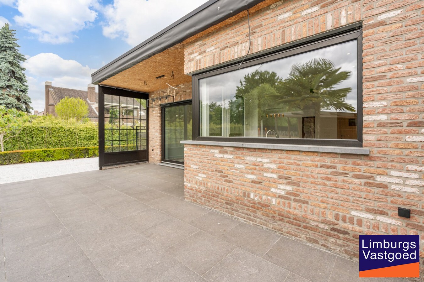 Exclusieve gezinswoning, 283m², 5 slpk, praktijkruimte op toplocatie 