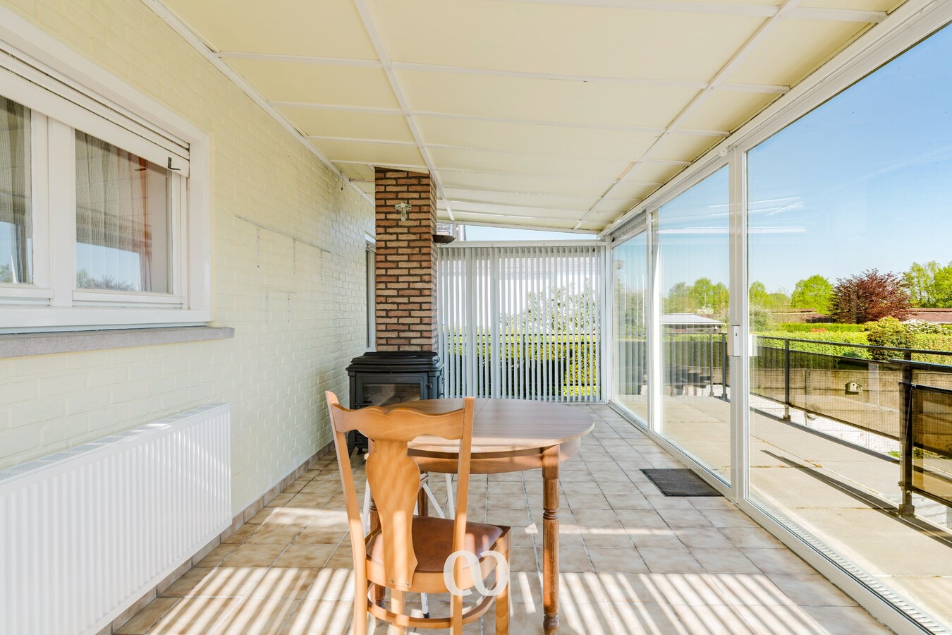 Stevige gezinswoning met tuin en volledige kelder in Lozer 