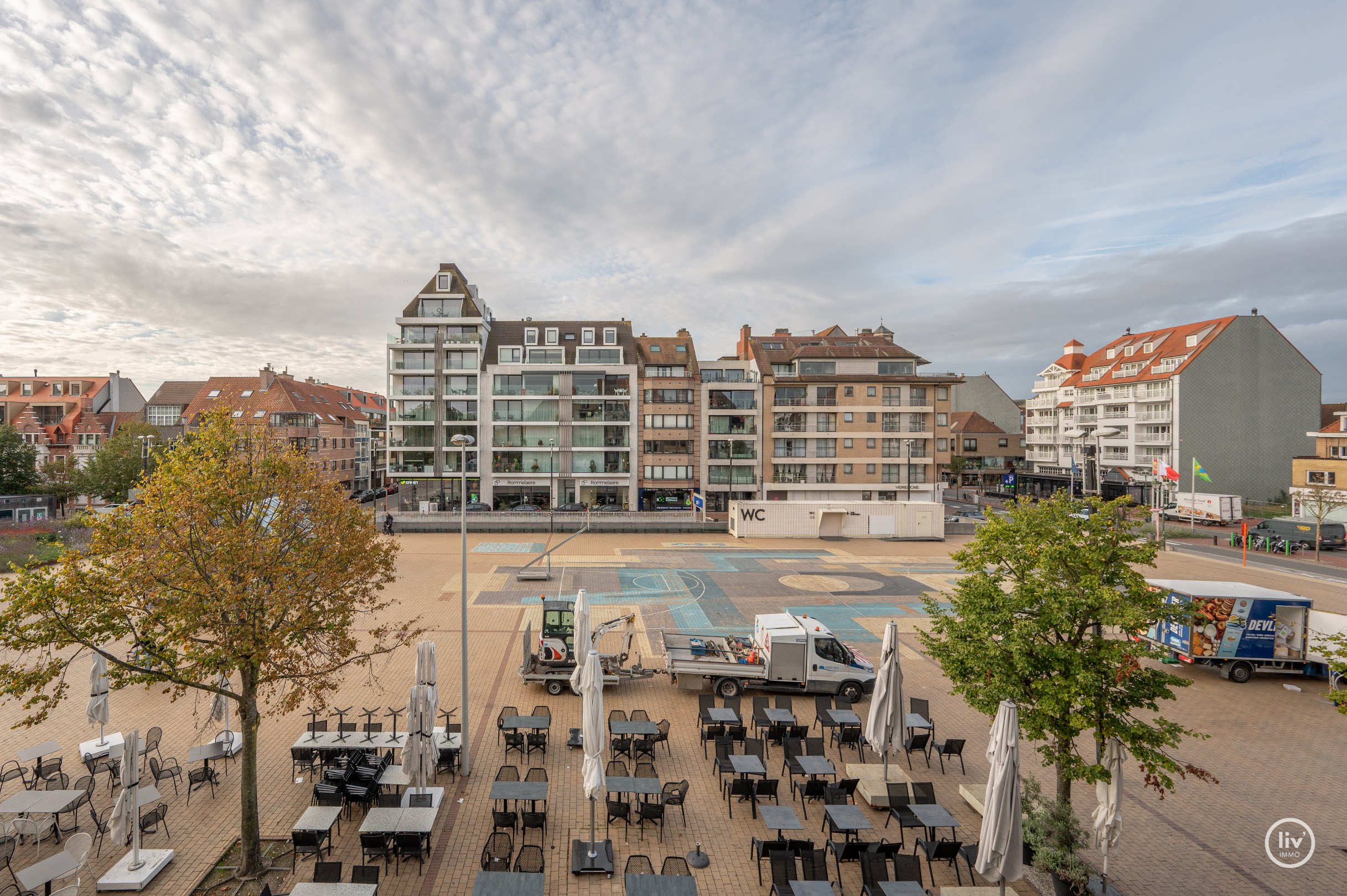 Uiterst lichtvol appartement met twee slaapkamers op het Alfred Verweeplein. 