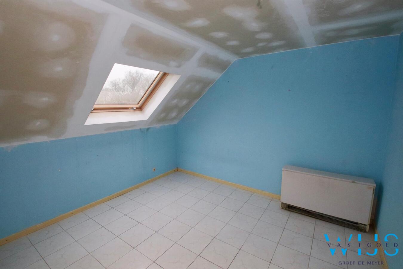 Woning met 2 entiteiten (MOGELIJKHEDEN) en garage in centrum ASSENEDE! 