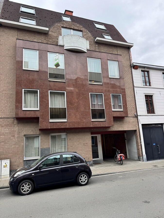 Appartement met 2 slaapkamers en autostandplaats in centrum Leuven 