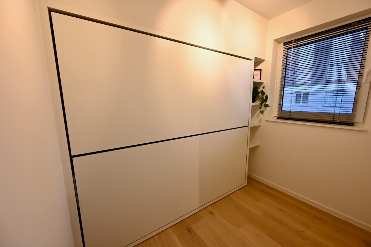 Appartement récent situé près de la place Rubens, à distance de marche de la plage. Actuellement en cours de finition. 