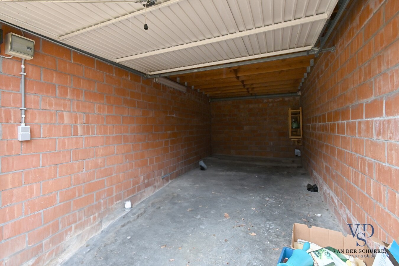 Degelijk investeringsappartement met garage. 