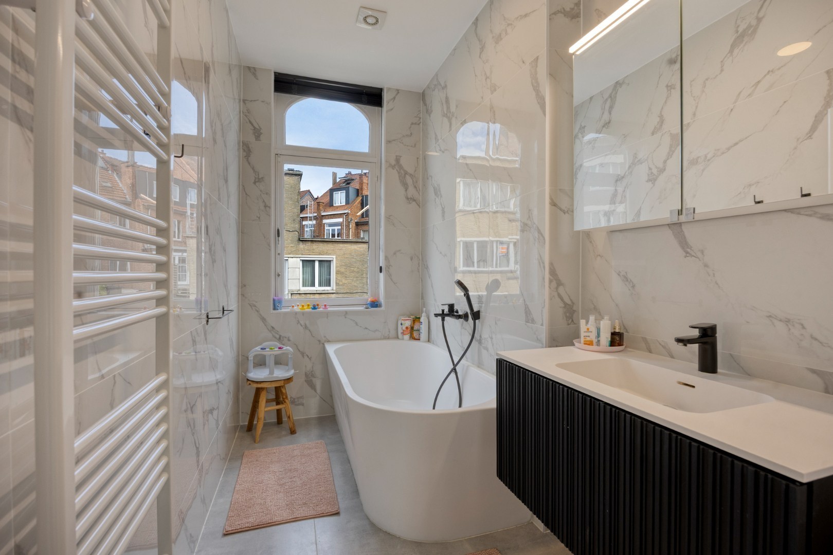 Prachtig herenhuis met 4 slaapkamers, 2 badkamers in Leuven centrum - EPC 77Kwh/m² 