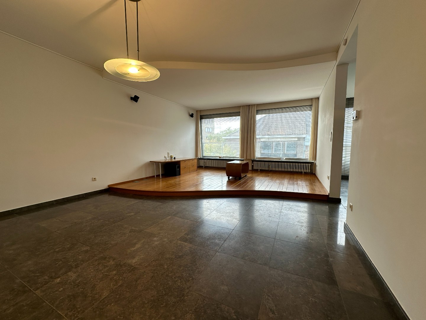 Lichtrijk 3 slaapkamer appartement met garage, centrum Torhout 