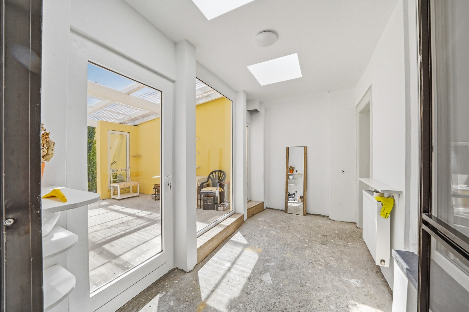 Verder af te werken woning in centrum Oudenburg 