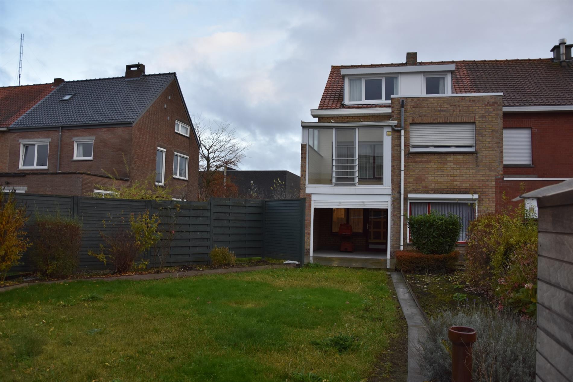 Instapklare HOB met garage en tuin 