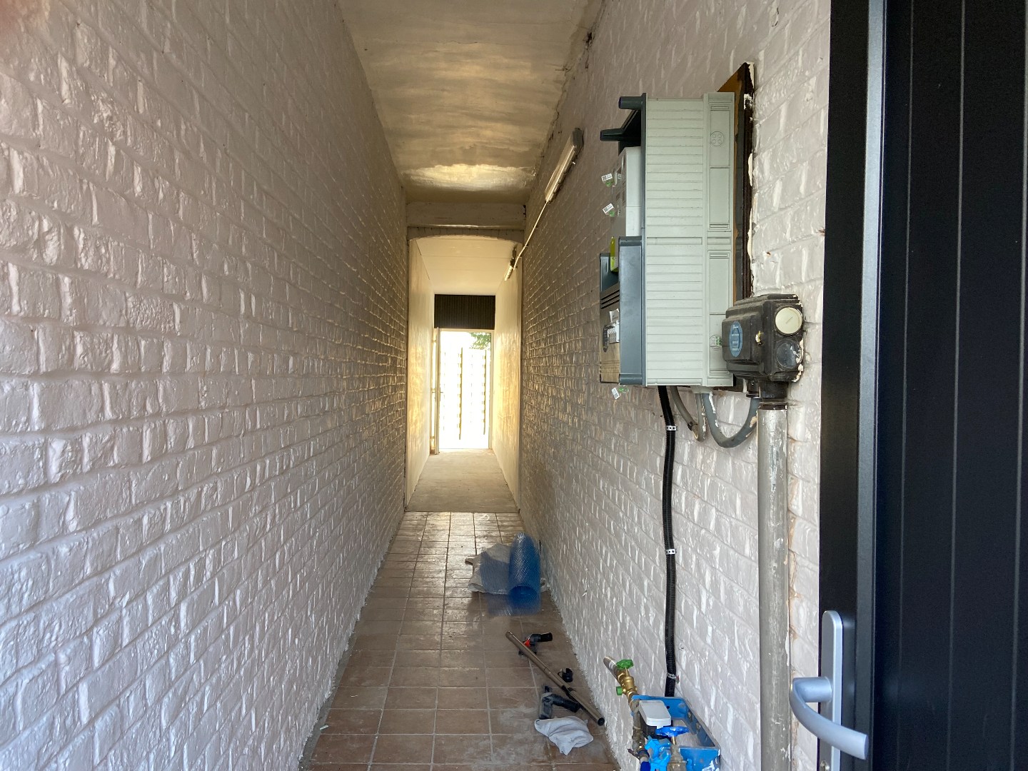 Volledig gerenoveerde centrumwoning in het hartje van Sint-Lodewijk op 442 m²! 