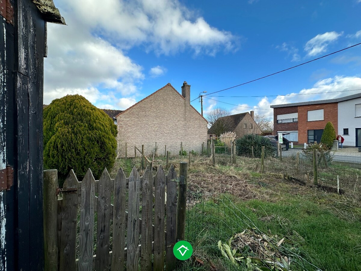 Woning met garage te koop in Wijnendale 