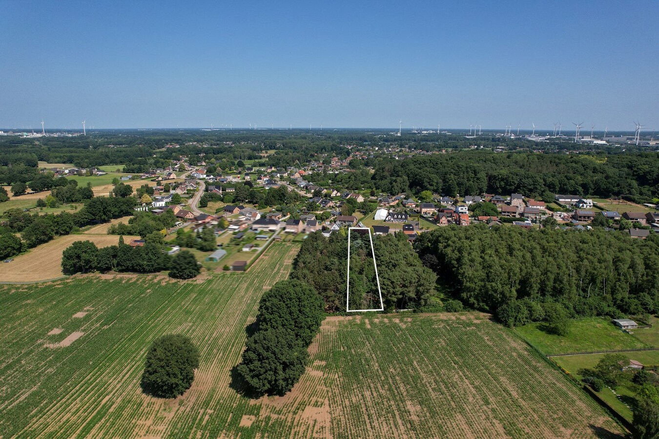 Zeer goed onderhouden woning gelegen op een prachtig perceel van circa 30 are 