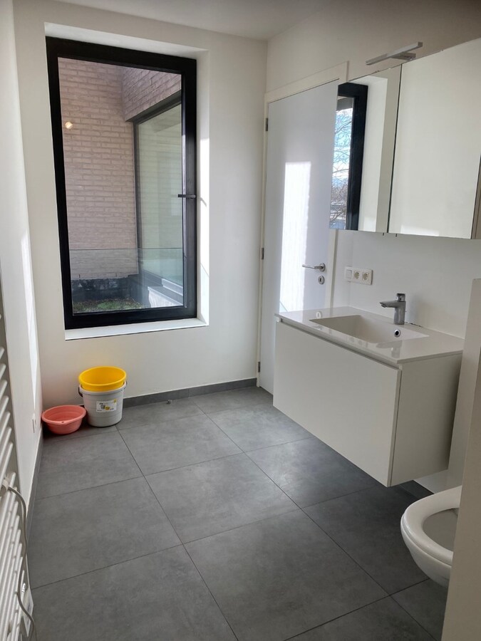 Half Open Nieuwbouw. Op 750 m van Gent-St-Pieters én aan tramhalte. 