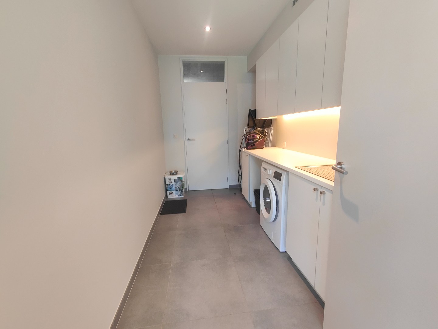 centraal gelegen woning met 3 slaapkamers en achterliggend tuin met terras 