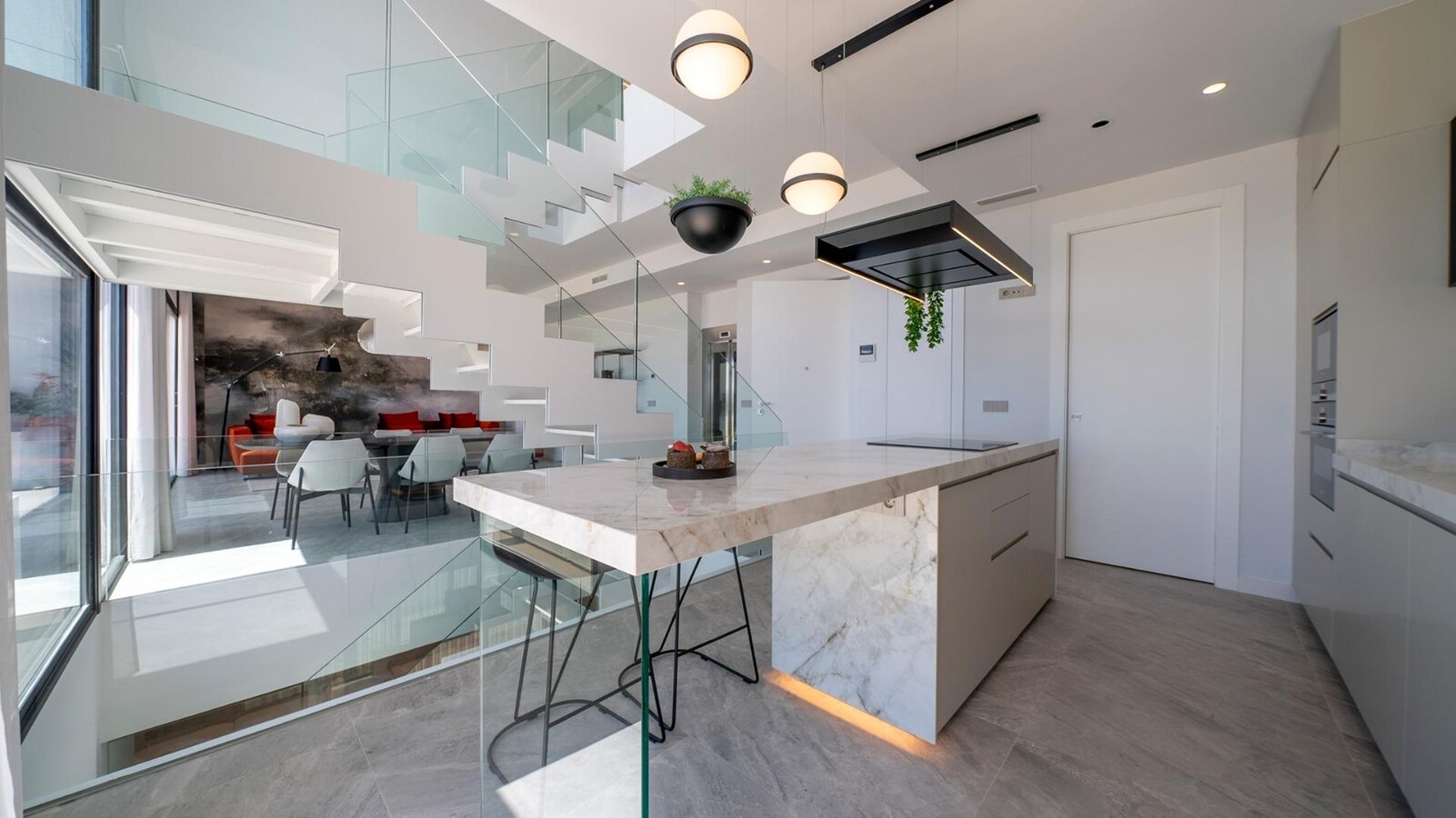 Villa gelegen in nieuwbouw wooncomplex met uitzicht op zee 