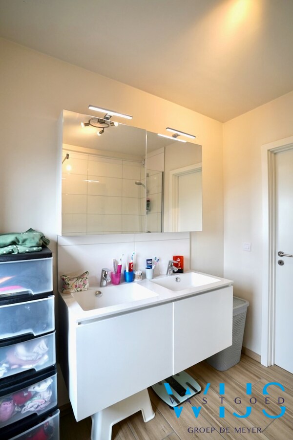 Instapklaar &amp; gezellig appartement met zonneterras te ERTVELDE ! 