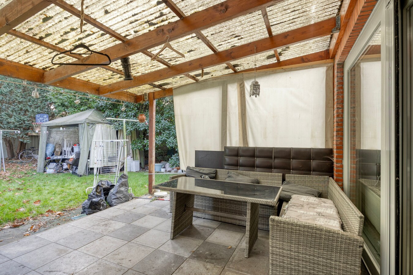 Te renoveren Vrijstaande woning. Of projectgrond (25,50 m breed). 1.146 m². 