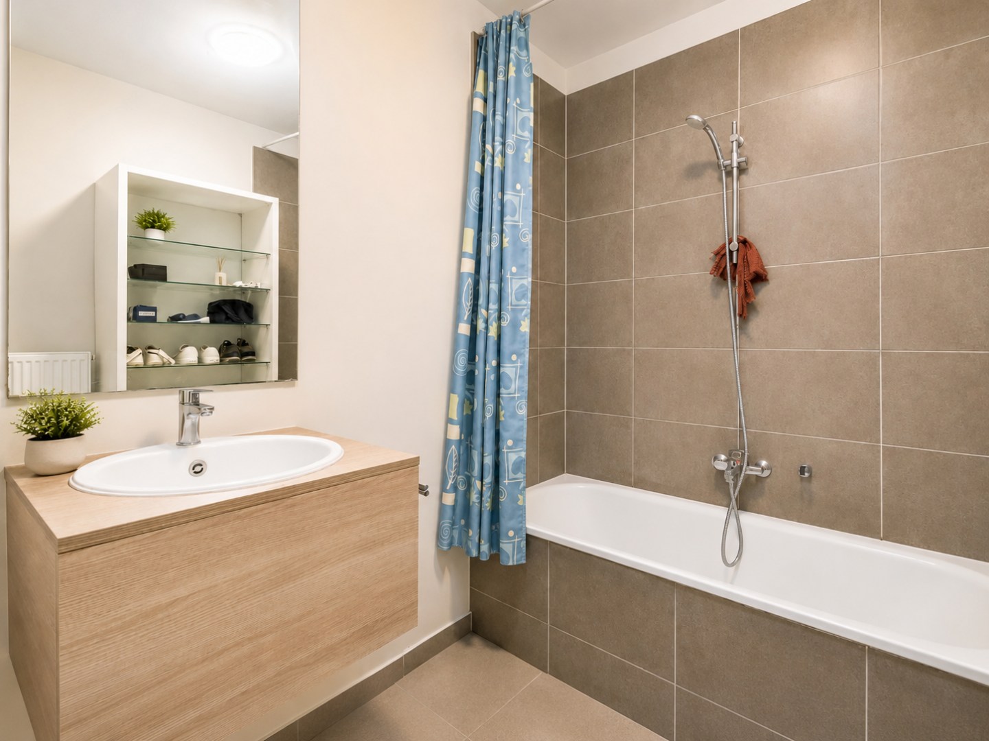 Instapklaar investeringsappartement in centrum Waregem! 