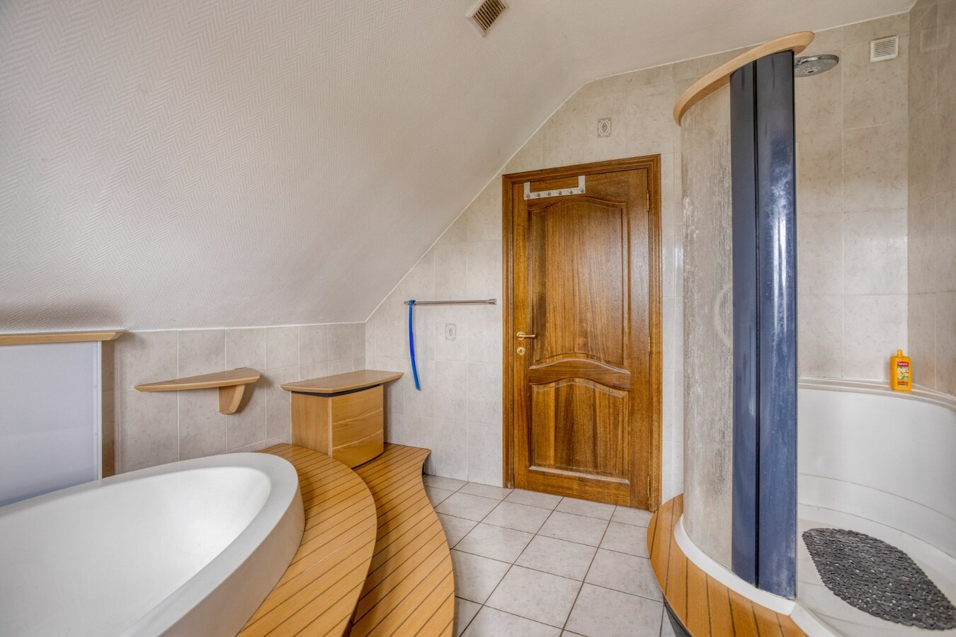 Stijlvolle villa met tuin en dubbele garage te Tienen 