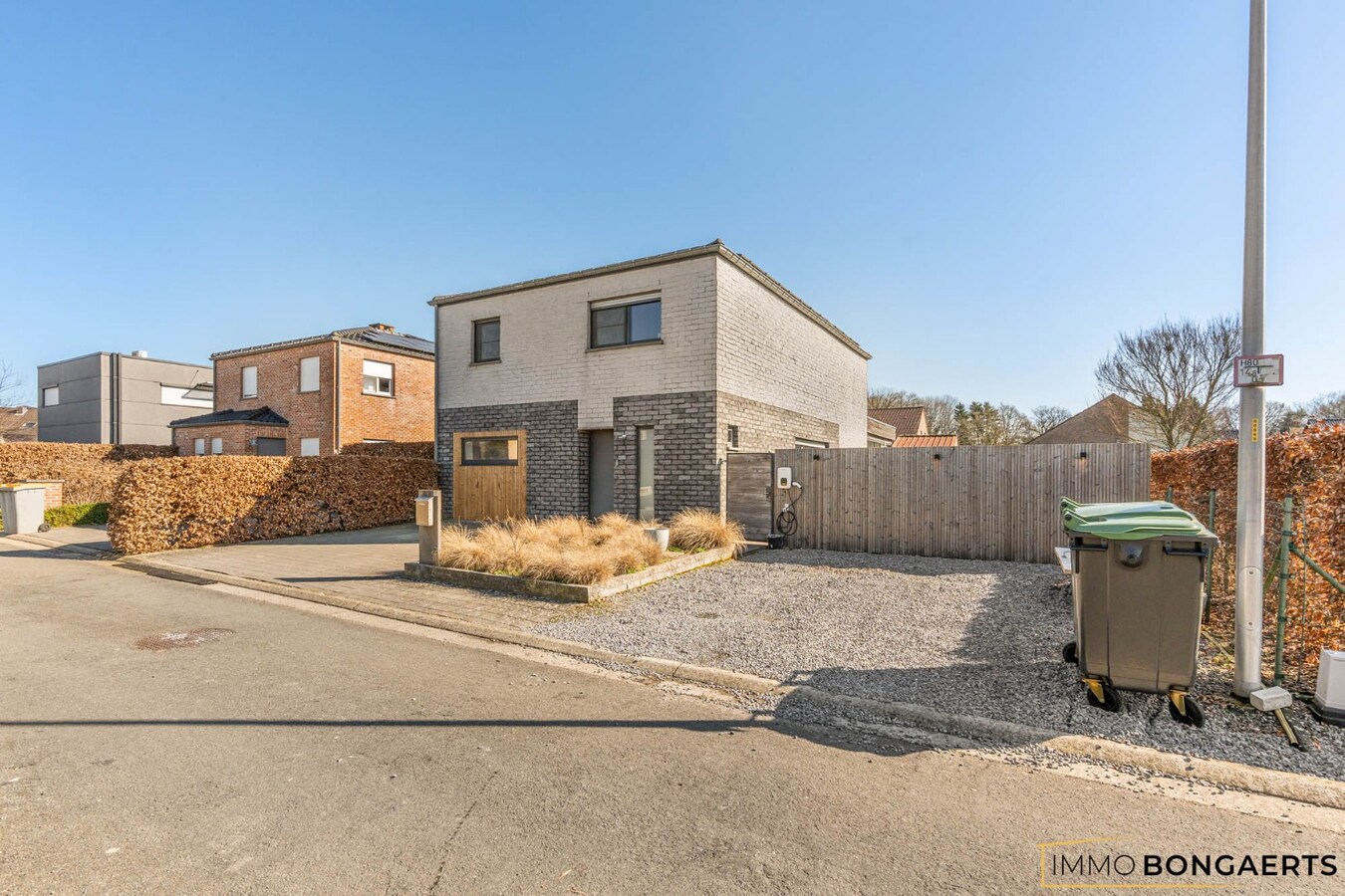 Energiezuinige woning met zwembad op rustige ligging in As 