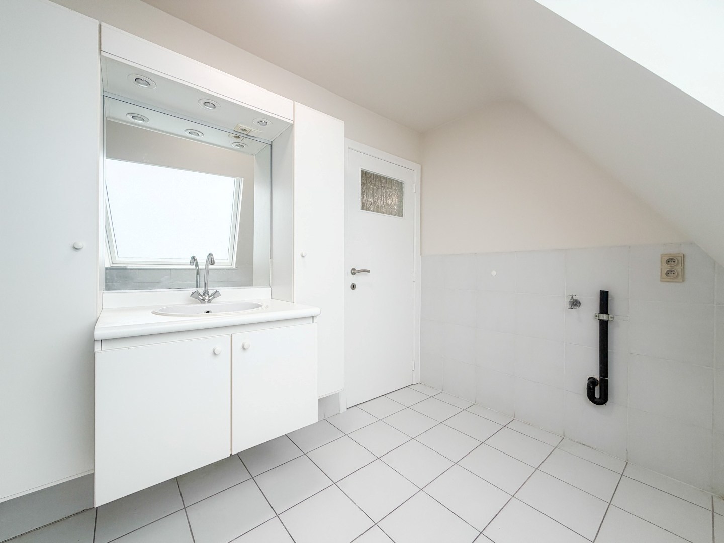 Ruim instapklaar 2-slpk appartement (96 m²), centrum Torhout. 