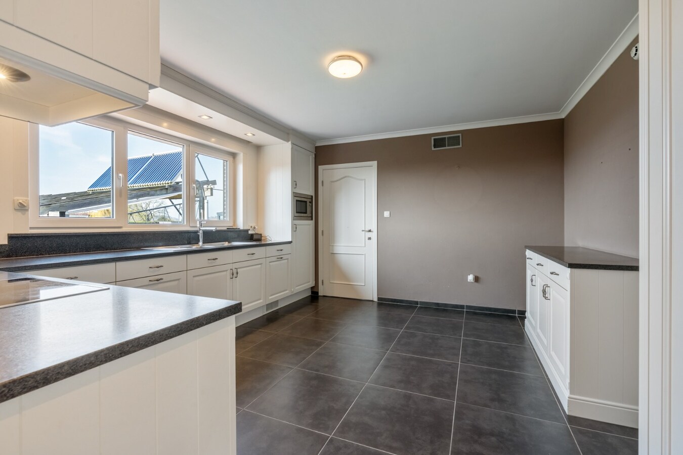 Comfortabele woning met sterke energieprestatie (label A), in landelijk woongebied. 