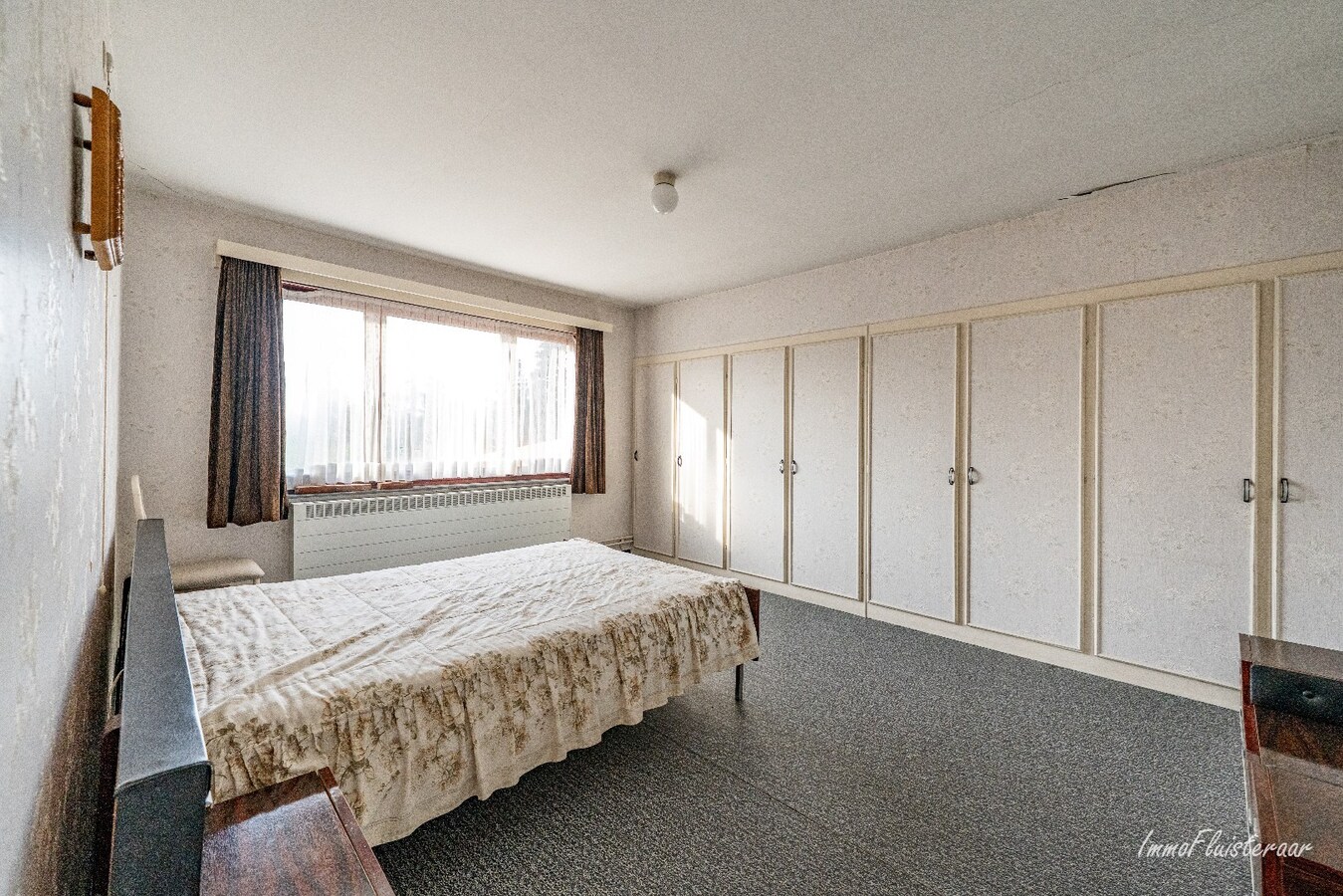 Renovatable farmhouse with stables and pastures on approximately 7 hectares in Hechtel-Eksel. 