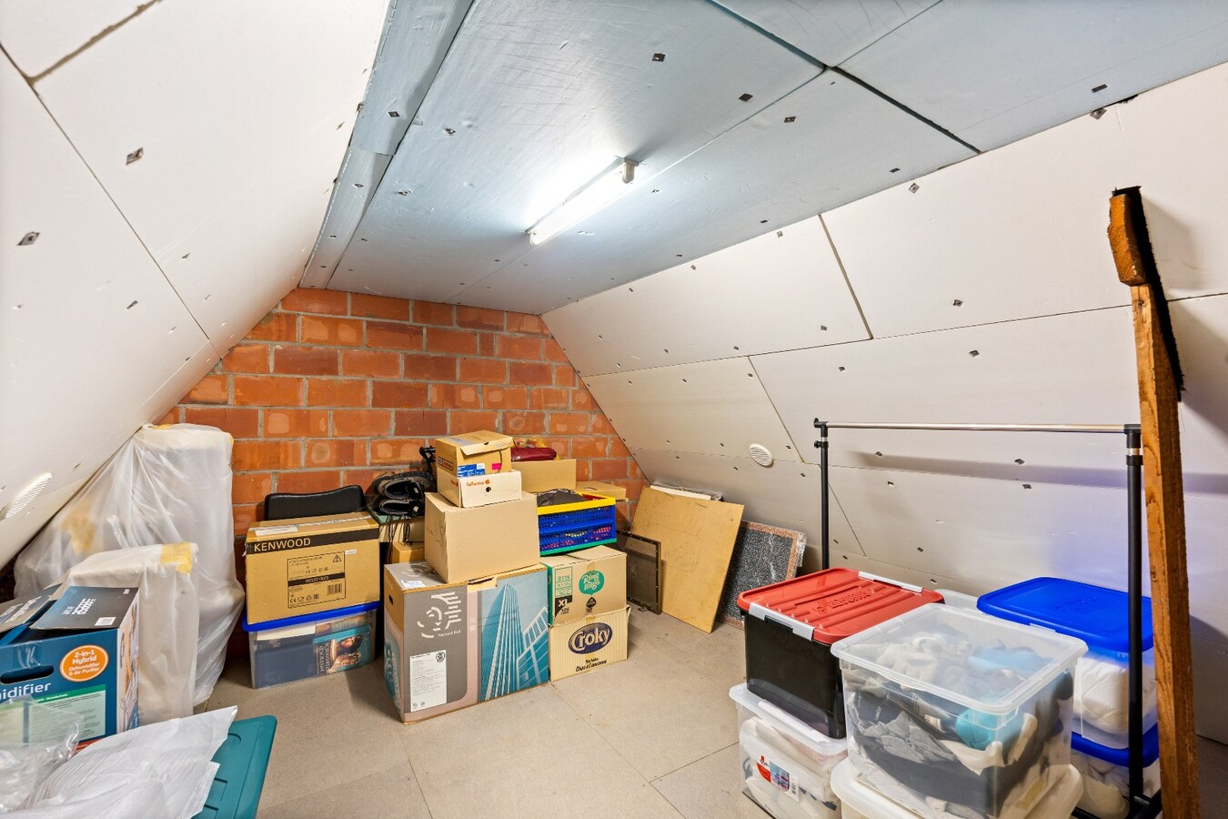 Instapklare, hoogwaardig afgewerkte woning op 1.214 m² met 4 slaapkamers en dubbele garage 