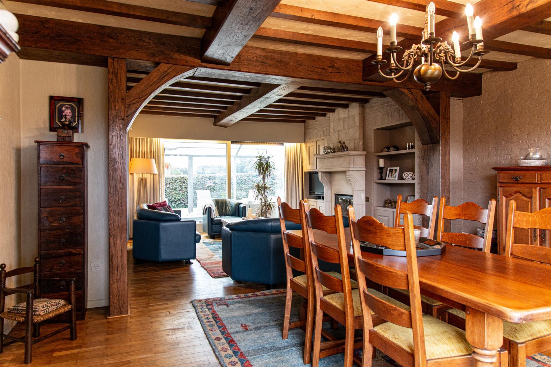 Rustieke woning met paardenstalling op 959m² landelijk gelegen doch nabij centrum Maldegem 