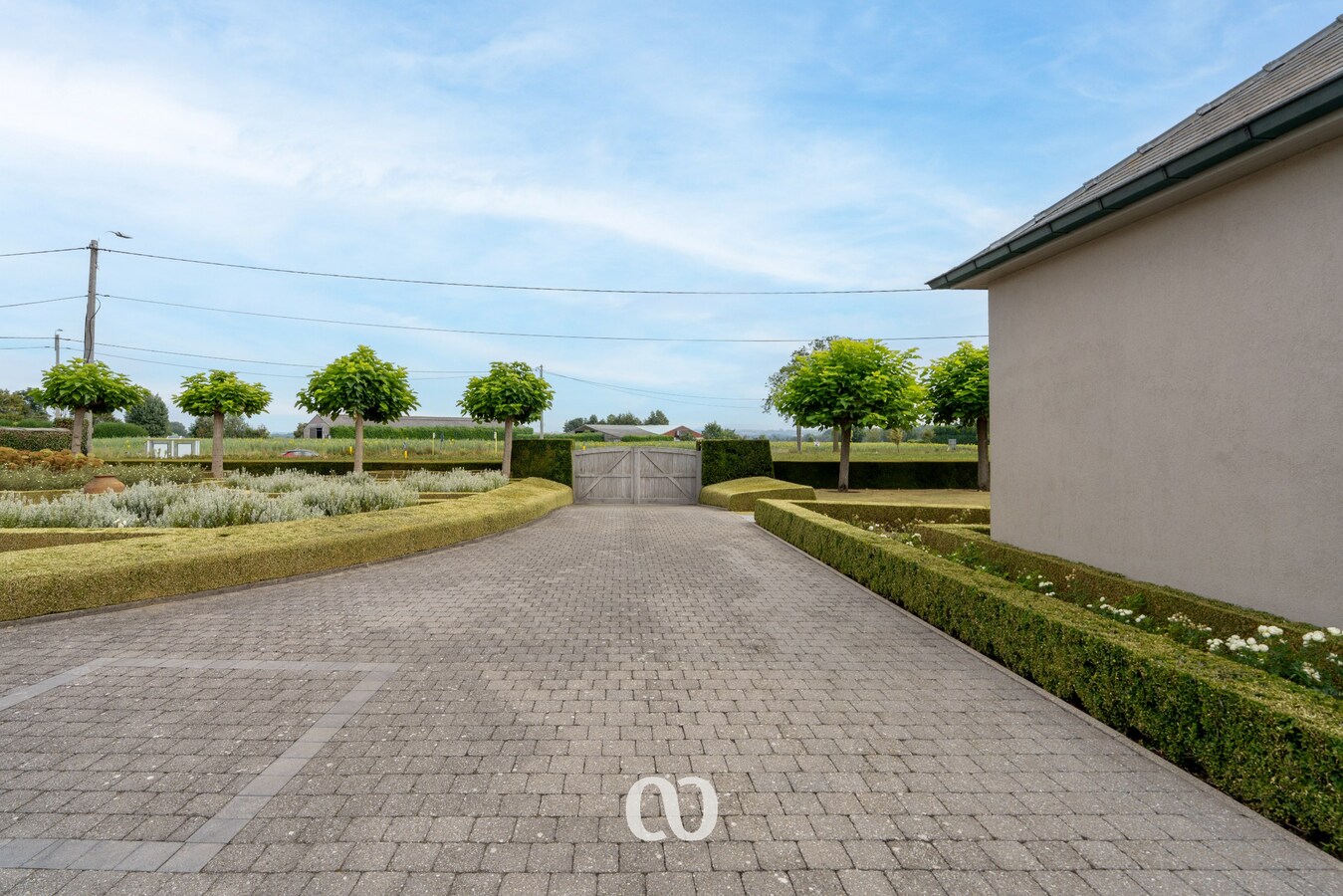 Prachtig onderhouden villa op meer dan 2.000 m² in Kaster 