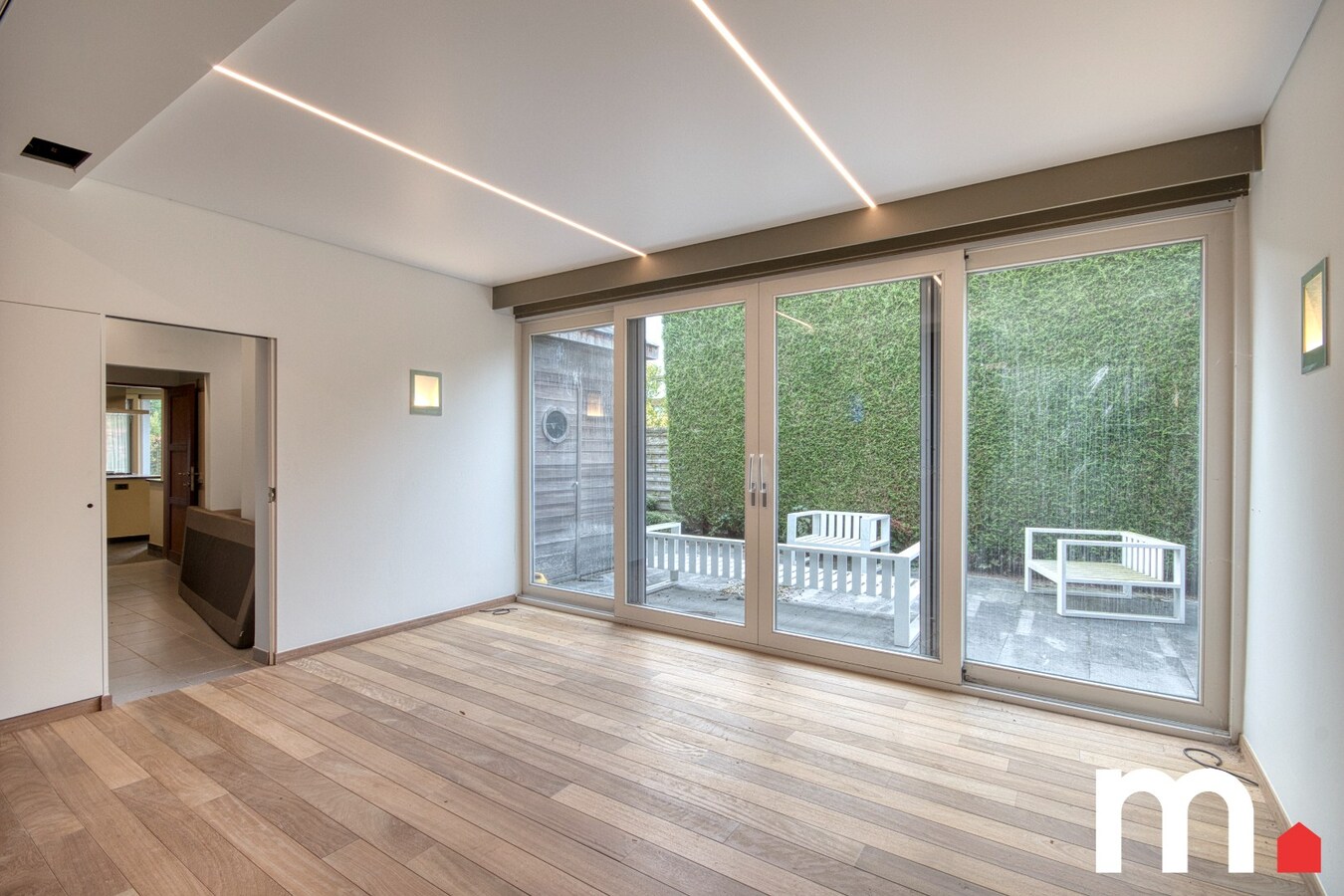 Villa met binnenzwembad, sauna en praktijkruimte (160m2) te Kuurne ! 