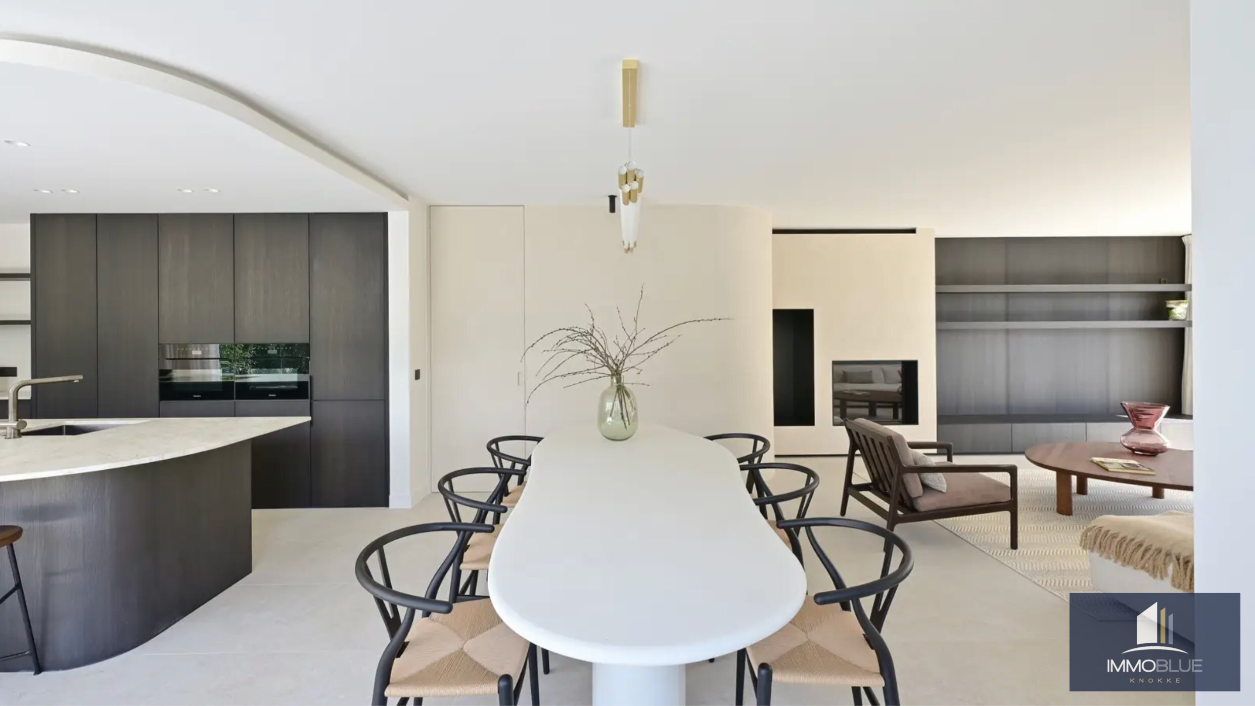 Nieuwbouw koppelvilla dichtbij het centrum van Knokke en op wandelafstand van het strand. 