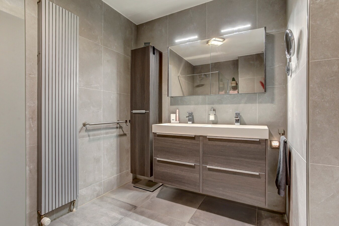 Gelegen in Tilburg ligt dit bijzondere en ruime appartement aan de Besterdring. 