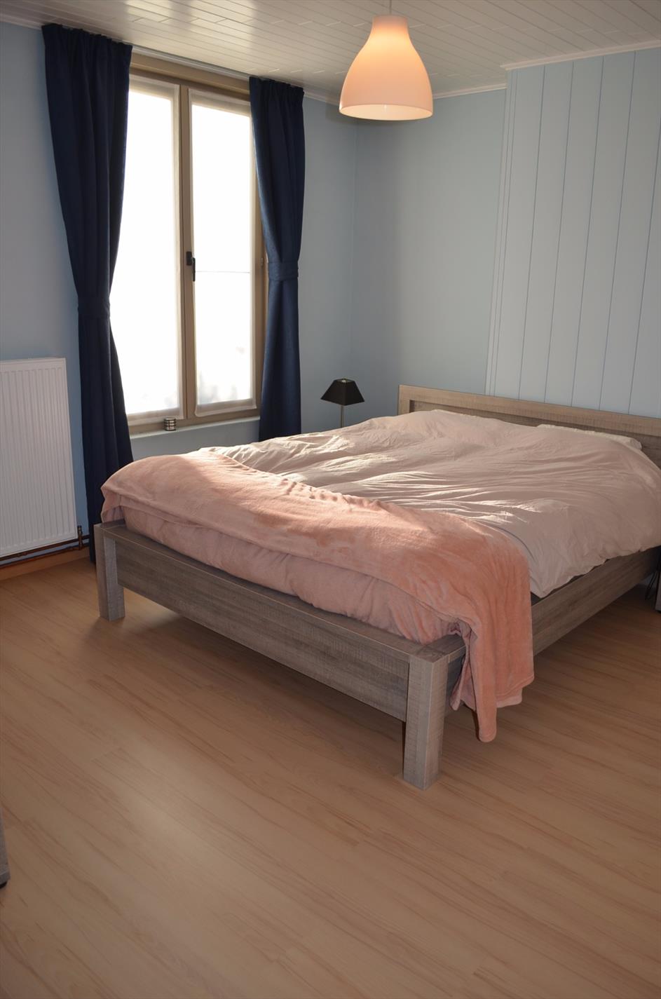 Ruime totaal gerenoveerde woning met 4 slpks (mogelijkheid tot 5) te Eeklo 