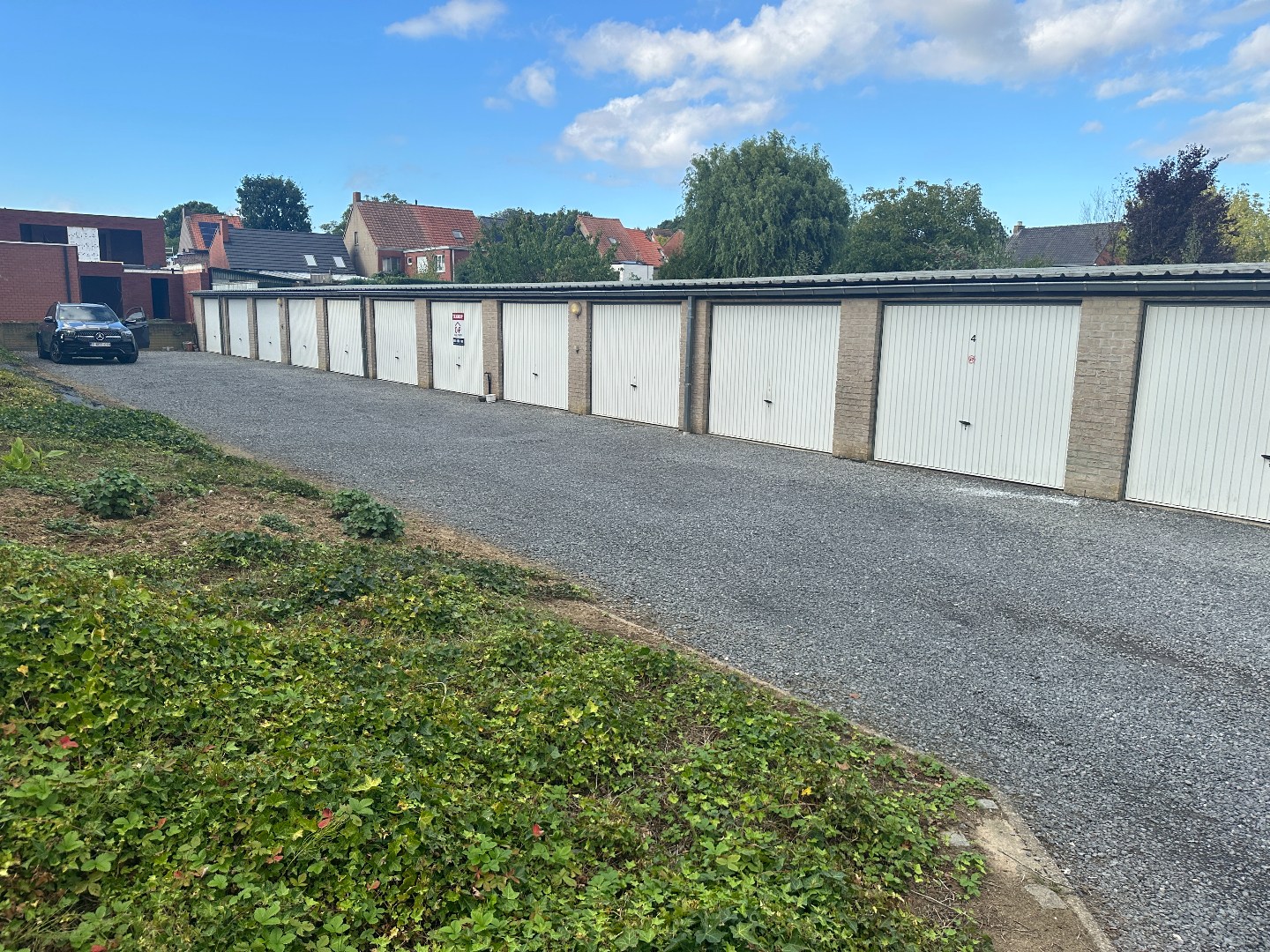 Garage te koop, dicht bij centrum Torhout 