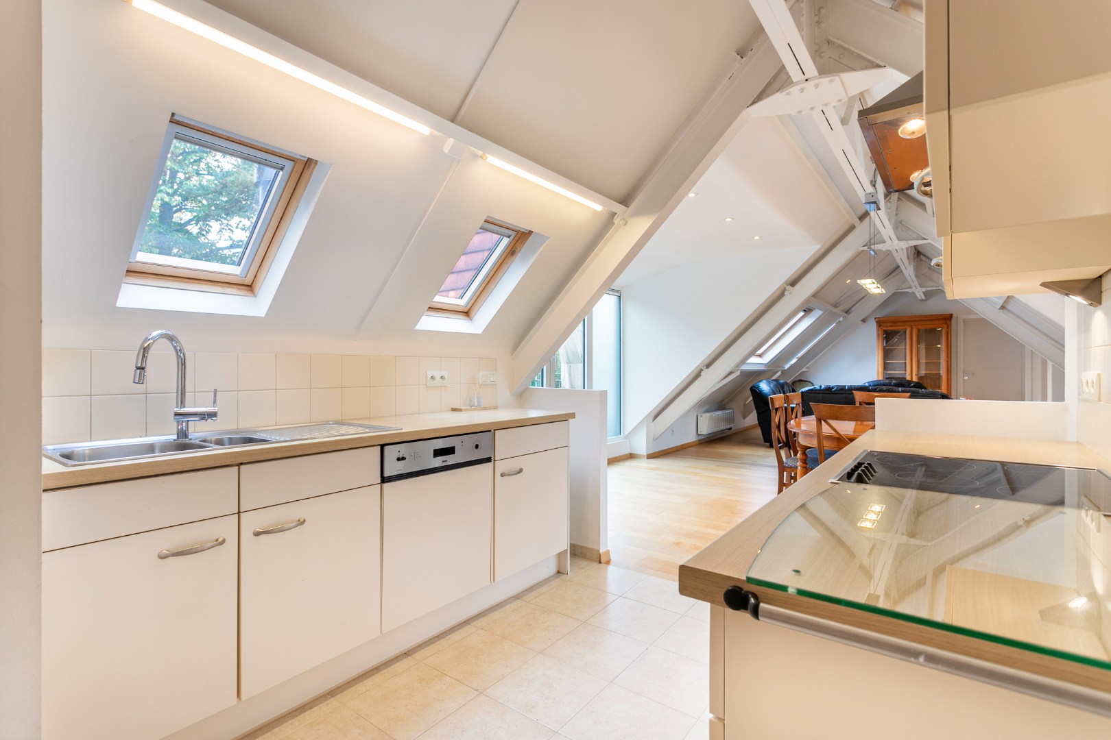 Uniek gelegen 1-slpk-appartement met ruim terras en garage in het Kluisbos 