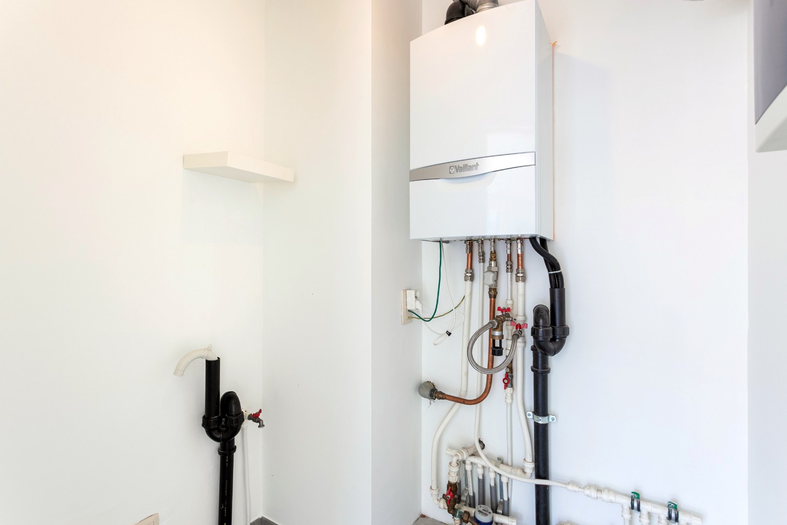 Instapklaar appartement met 2 slpk en parking te Halle 