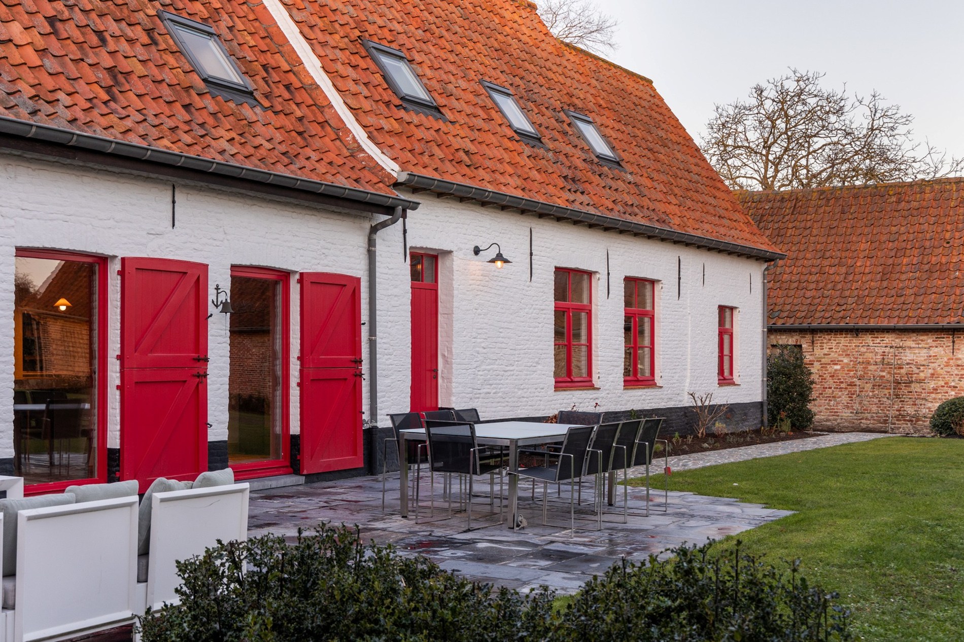 OPENDEURDAG Zondag 18/10 tussen 13u en 16u  (Westernieuwweg 80): Authentiek gerenoveerde hoeve te Varsenare — een uitzonderlijk landelijke eigendom nabij Brugge 