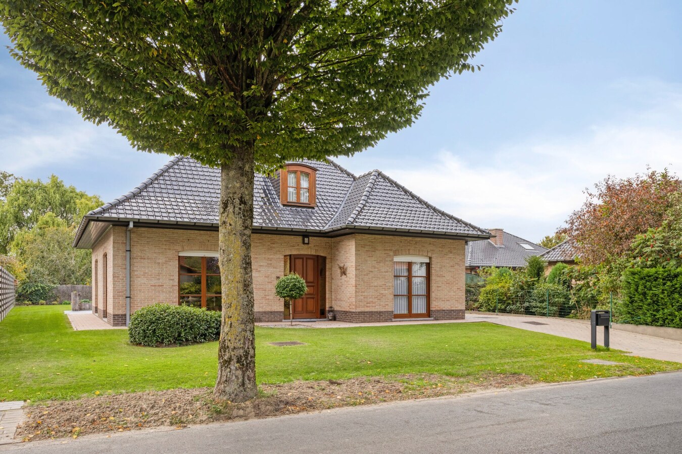 Instapklare gezinswoning met 5 slaapkamers op een perceel van 623 m² in Izegem 
