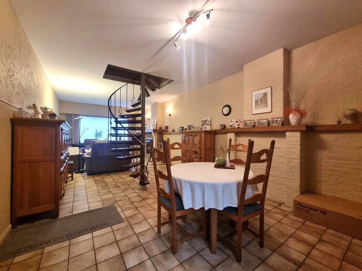 Centraal gelegen, zeer ruime gezinswoning te Heist 