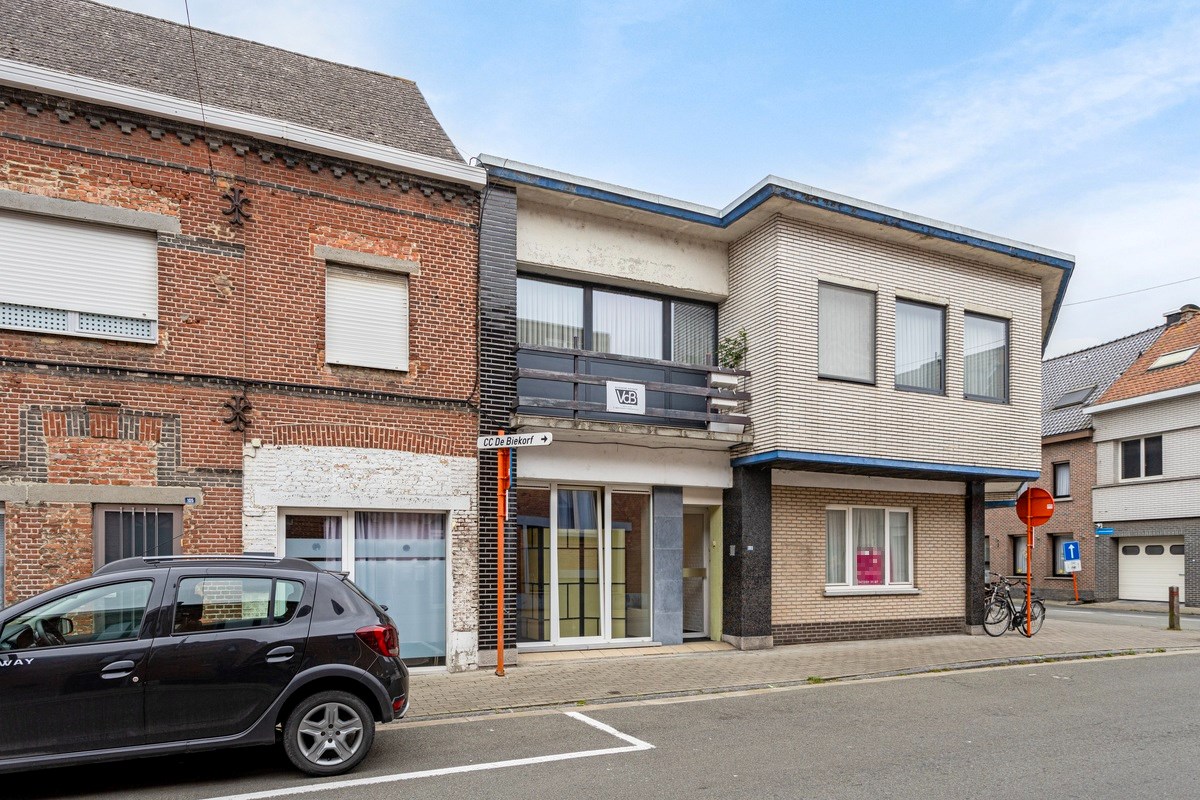 Gelijkvloers appartement met berging. 