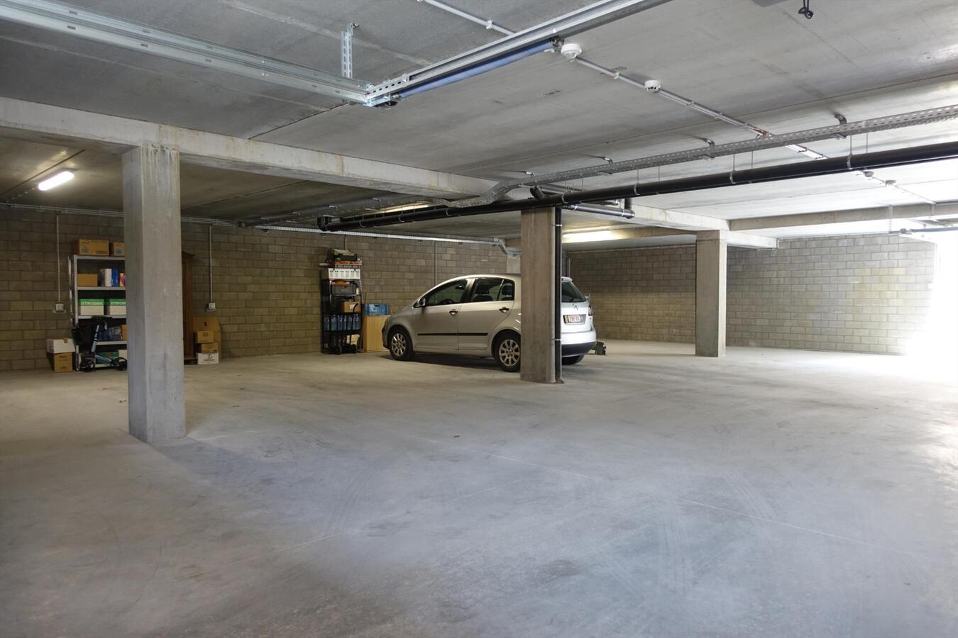 Hoek-assistentiewoning in nieuwbouwresidentie 