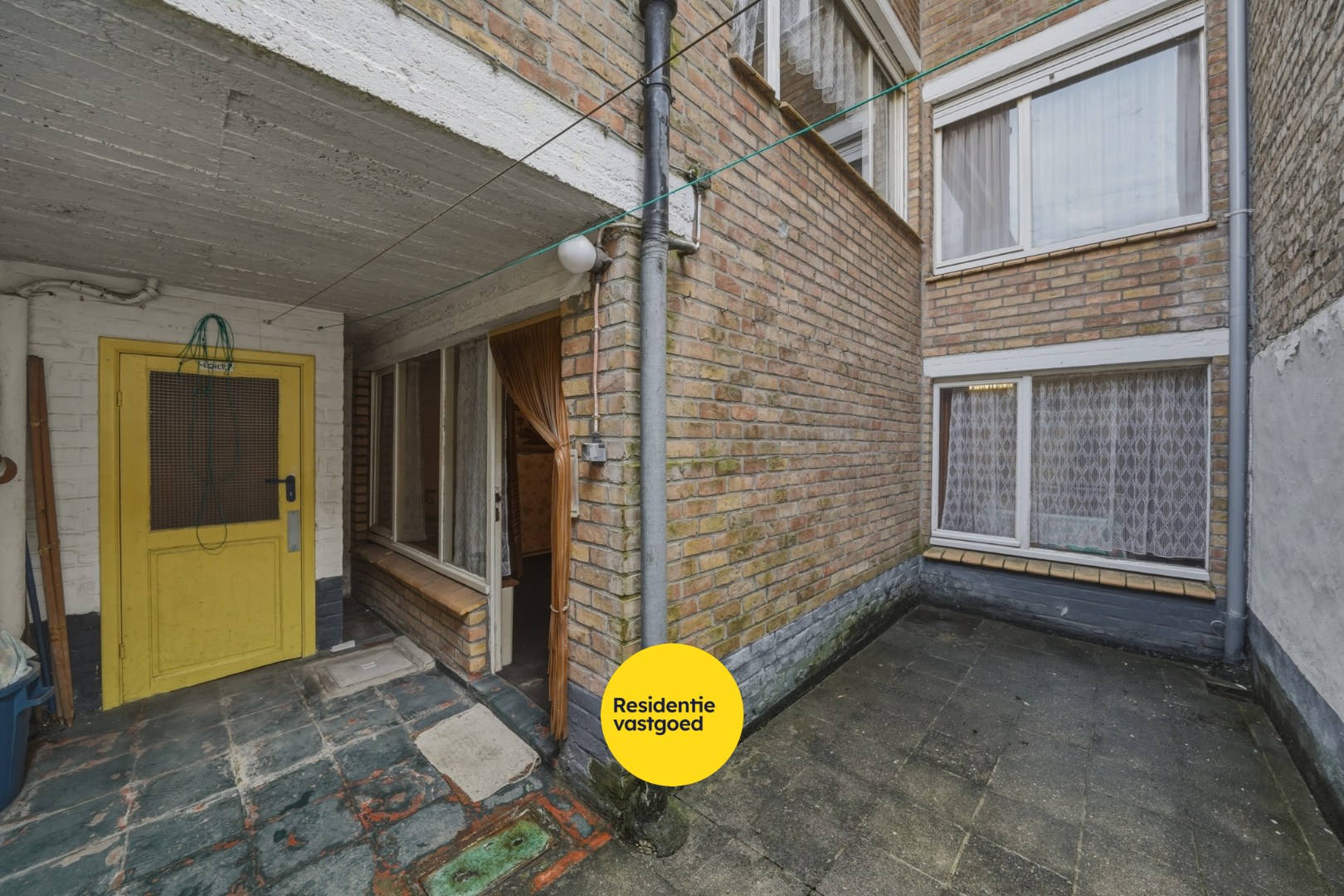 Ruime woning met garage en veel mogelijkheden te Mariakerke (Oostende) 