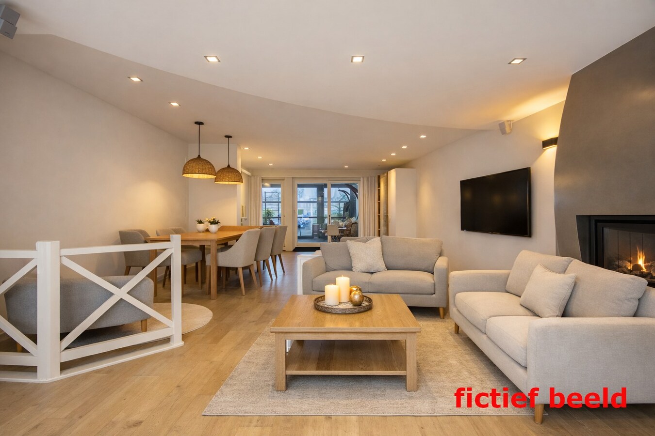 Ruime en veelzijdige bel-étagewoning met 5 slaapkamers, zuidgerichte terrassen en studio/praktijkruimte nabij de zeedijk. 