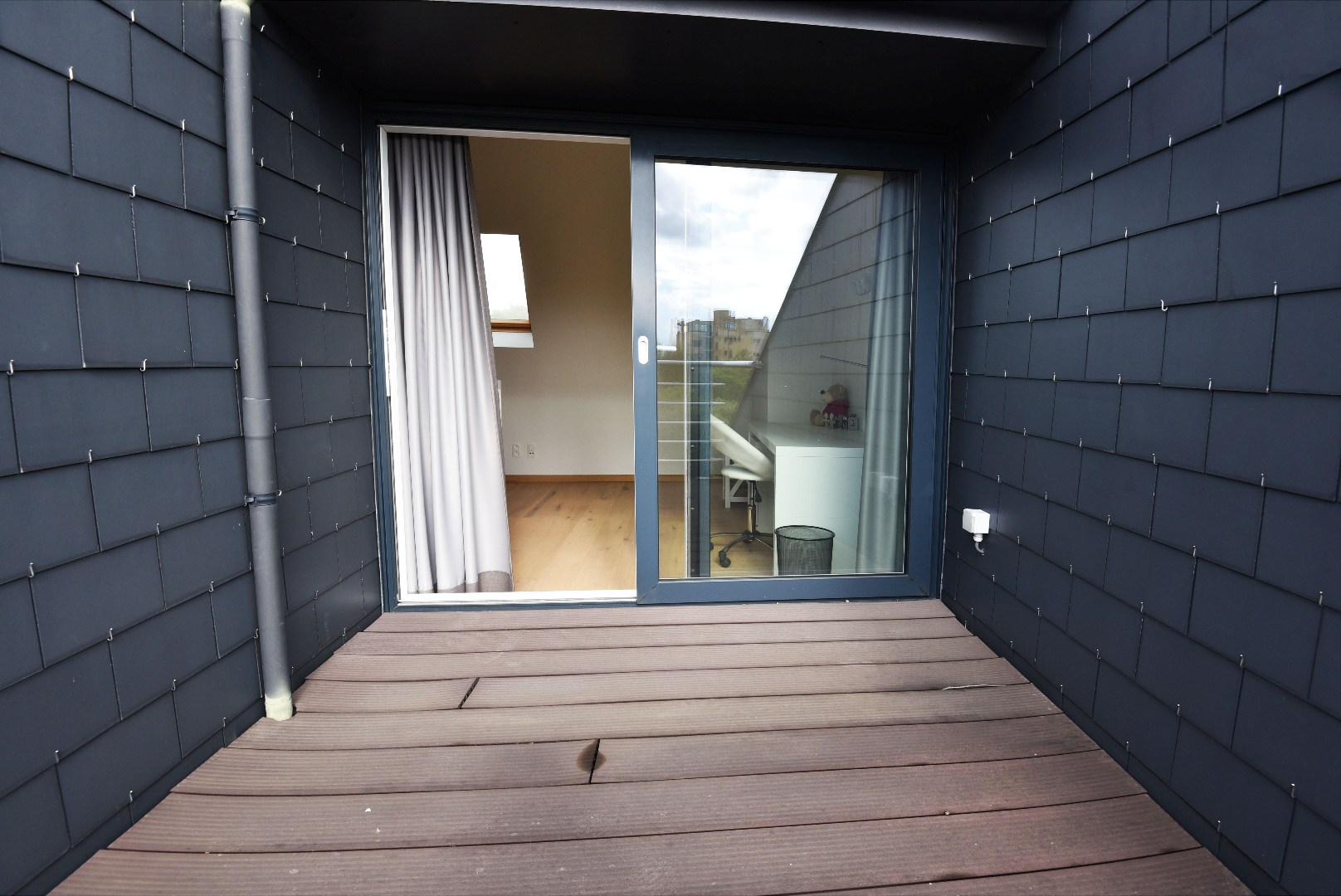 Duplex appartement op de 2e verdieping met 2 slpks en terras te Gent 