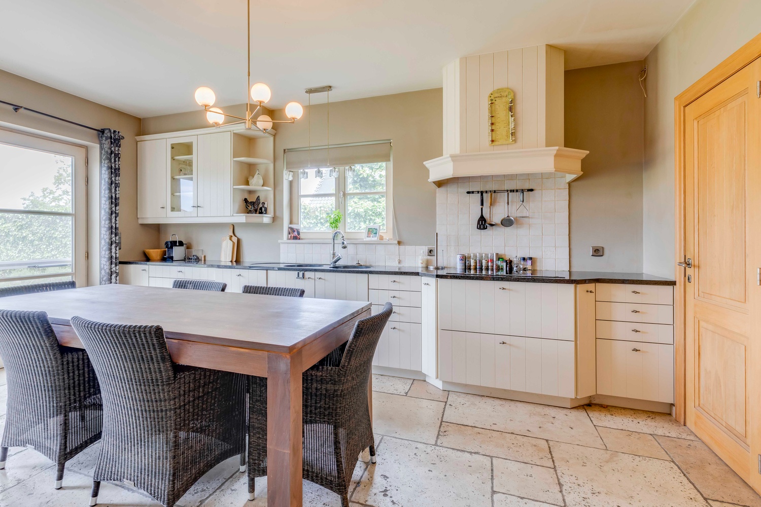 Prachtige landelijke volledig instapklare villa 