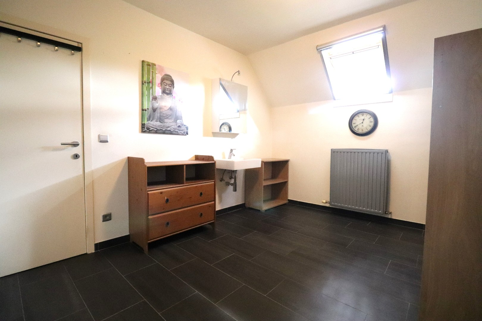Zeer ruim duplex appartement met 3 slaapkamers in centrum Geel 