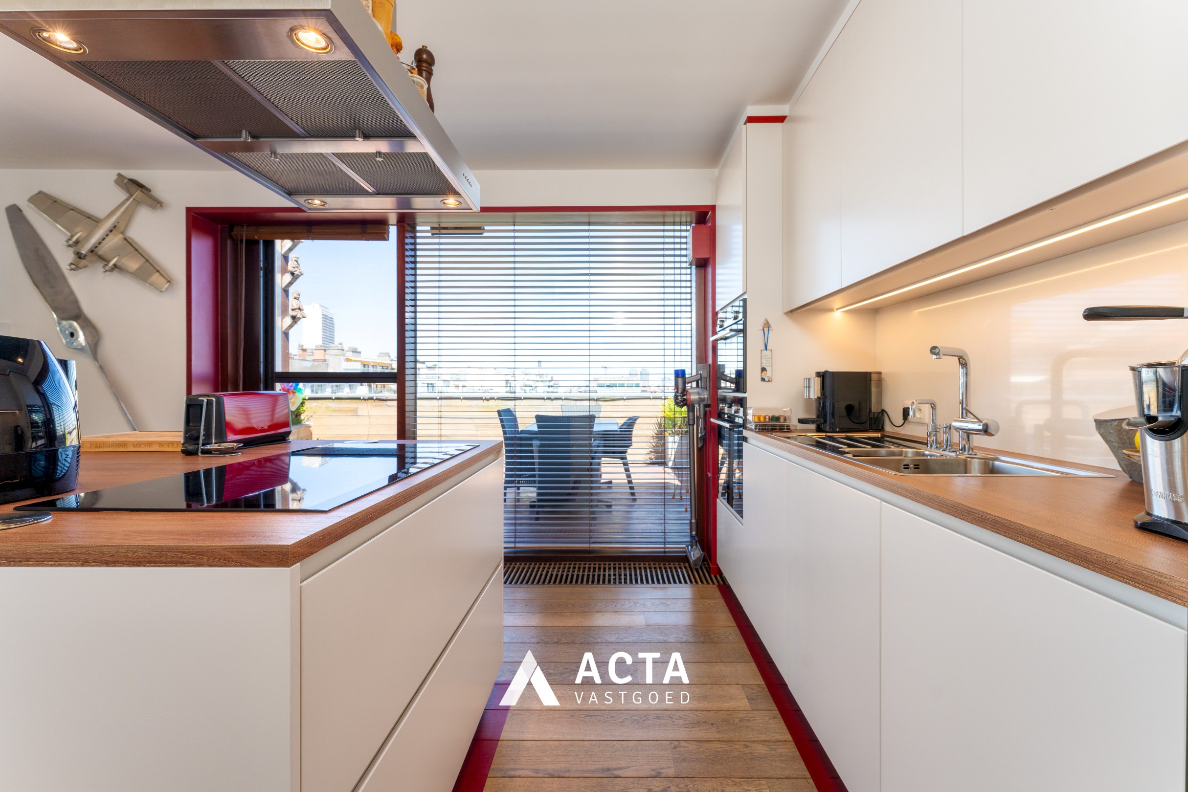 Luxueus dakappartement met 3 slaapkamers en panoramische terrassen in hartje Oostende 